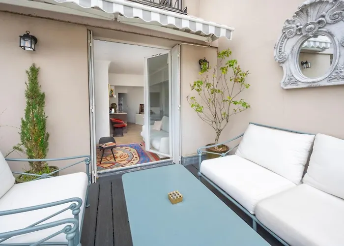 Superb With Terrasse & 24-7 Security In The Heart Of Paris!
