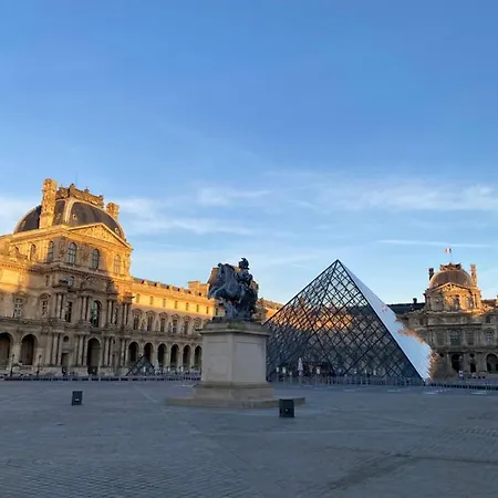 아파트 Superb Flat With Terrasse & 24-7 Security In The Heart Of Paris! 파리