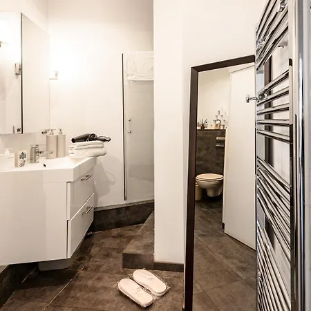 아파트 Superb Flat With Terrasse & 24-7 Security In The Heart Of Paris! 파리