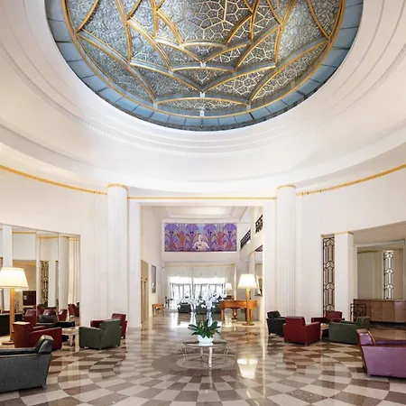 Superb With Terrasse & 24-7 Security In The Heart Of Paris! * Parijs