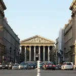 Superb With Terrasse & 24-7 Security In The Heart Of Paris! Paříž